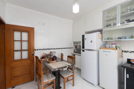 Casa à venda com 290m², 7 quartos e 2 vagas Casa à venda com 290m², 7 quartos e 2 vagasCozinha - Armários
