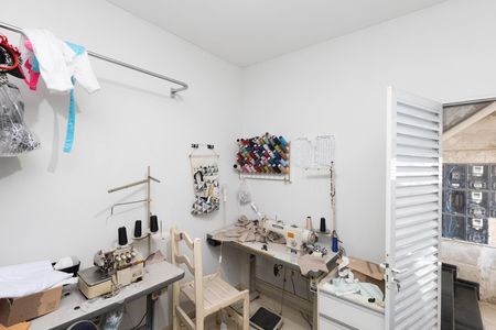 Casa à venda com 290m², 7 quartos e 2 vagas Casa à venda com 290m², 7 quartos e 2 vagasQuarto 4
