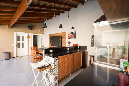 Casa para alugar com 180m², 3 quartos e 2 vagas