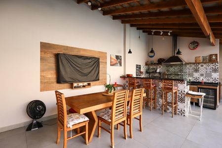 Casa para alugar com 180m², 3 quartos e 2 vagas