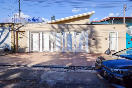 Casa para alugar com 180m², 3 quartos e 2 vagas