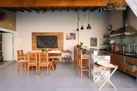 Casa para alugar com 180m², 3 quartos e 2 vagas