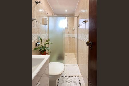 Apartamento à venda com 67m², 2 quartos e 1 vaga Apartamento à venda com 67m², 2 quartos e 1 vagaBanheiro Social