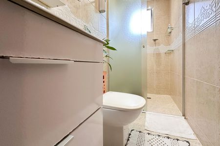 Apartamento à venda com 67m², 2 quartos e 1 vaga Apartamento à venda com 67m², 2 quartos e 1 vagaBanheiro Social