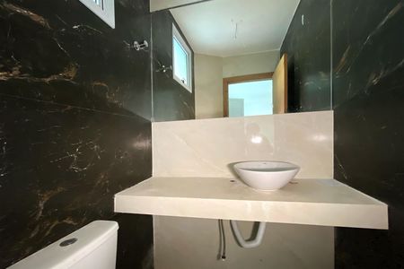 Casa à venda com 124m², 3 quartos e 2 vagas Casa à venda com 124m², 3 quartos e 2 vagasLavabo da Sala