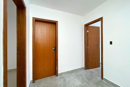 Casa à venda com 124m², 3 quartos e 2 vagas Casa à venda com 124m², 3 quartos e 2 vagasHall da Escada
