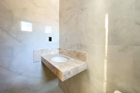 Casa à venda com 124m², 3 quartos e 2 vagas Casa à venda com 124m², 3 quartos e 2 vagasBanheiro
