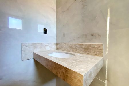 Casa à venda com 124m², 3 quartos e 2 vagas Casa à venda com 124m², 3 quartos e 2 vagasBanheiro