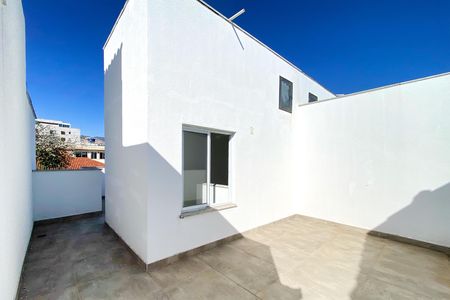 Casa à venda com 124m², 3 quartos e 2 vagas Casa à venda com 124m², 3 quartos e 2 vagasCobertura