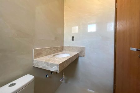 Casa à venda com 124m², 3 quartos e 2 vagas Casa à venda com 124m², 3 quartos e 2 vagasBanheiro da Suíte 1