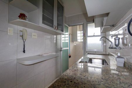 Cozinha de apartamento à venda com 2 quartos, 6m² em Vila Santana, São Paulo