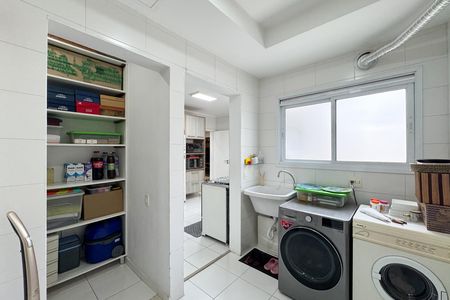 Apartamento à venda com 155m², 3 quartos e 3 vagas Apartamento à venda com 155m², 3 quartos e 3 vagasÁrea de Serviço