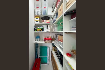 Apartamento à venda com 155m², 3 quartos e 3 vagas Apartamento à venda com 155m², 3 quartos e 3 vagasDespensa