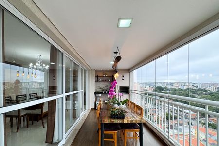 Apartamento à venda com 155m², 3 quartos e 3 vagas Apartamento à venda com 155m², 3 quartos e 3 vagasSacada