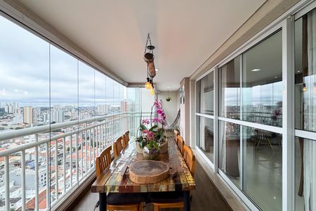 Apartamento à venda com 155m², 3 quartos e 3 vagas Apartamento à venda com 155m², 3 quartos e 3 vagasSacada