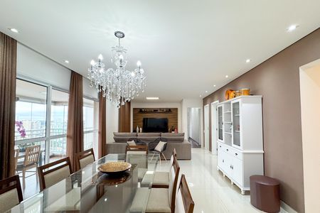 Apartamento à venda com 155m², 3 quartos e 3 vagas Apartamento à venda com 155m², 3 quartos e 3 vagasSala