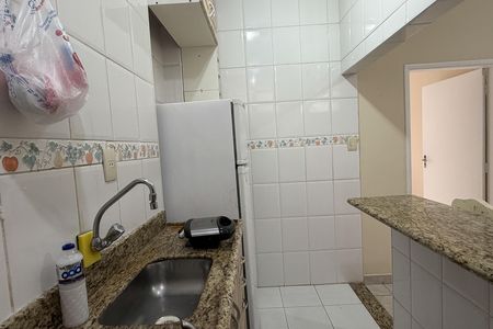 Cozinha e Área de Serviço de apartamento para alugar com 2 quartos, 55m² em Gonzaga, Santos
