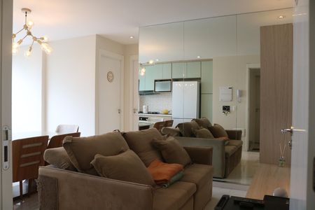 Sala de apartamento à venda com 2 quartos, 47m² em Parque Industrial Tomas Edson, São Paulo
