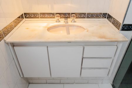 Apartamento para alugar com 130m², 3 quartos e 2 vagas Apartamento para alugar com 130m², 3 quartos e 2 vagasBanheiro da Suíte