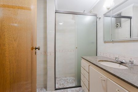 Apartamento para alugar com 130m², 3 quartos e 2 vagas Apartamento para alugar com 130m², 3 quartos e 2 vagasBanheiro