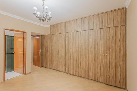 Apartamento para alugar com 130m², 3 quartos e 2 vagas Apartamento para alugar com 130m², 3 quartos e 2 vagasSuíte