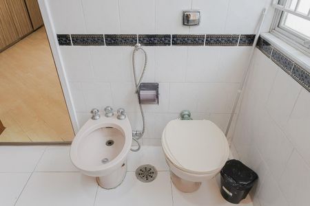 Apartamento para alugar com 130m², 3 quartos e 2 vagas Apartamento para alugar com 130m², 3 quartos e 2 vagasBanheiro da Suíte