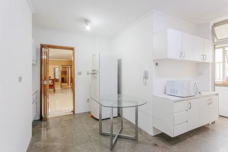 Apartamento para alugar com 130m², 3 quartos e 2 vagas Apartamento para alugar com 130m², 3 quartos e 2 vagasCozinha