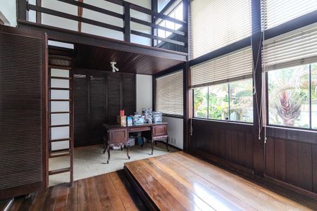 Escritório de casa à venda com 5 quartos, 480m² em Ipanema, Porto Alegre