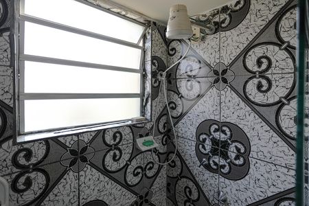 Banheiro de apartamento para alugar com 2 quartos, 53m² em Jundiapeba, Mogi das Cruzes