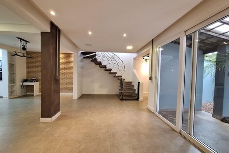 Casa para alugar com 110m², 3 quartos e 2 vagas Casa para alugar com 110m², 3 quartos e 2 vagasSala