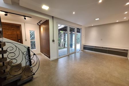 Casa para alugar com 110m², 3 quartos e 2 vagas Casa para alugar com 110m², 3 quartos e 2 vagasSala