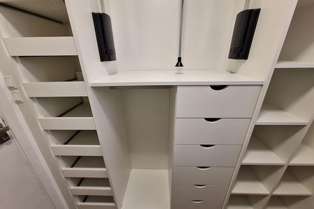 Casa para alugar com 110m², 3 quartos e 2 vagas Casa para alugar com 110m², 3 quartos e 2 vagasCloset da suíte