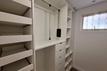 Casa para alugar com 110m², 3 quartos e 2 vagas Casa para alugar com 110m², 3 quartos e 2 vagasCloset da suíte