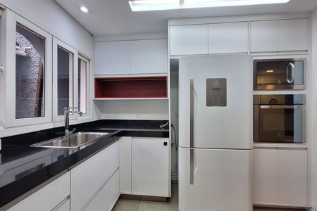 Casa para alugar com 110m², 3 quartos e 2 vagas Casa para alugar com 110m², 3 quartos e 2 vagasCozinha