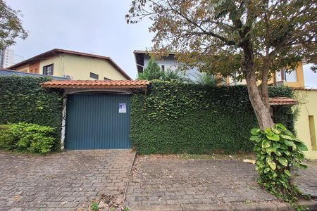 Casa para alugar com 110m², 3 quartos e 2 vagas Casa para alugar com 110m², 3 quartos e 2 vagasFachada
