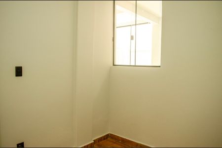 Quarto 2 de apartamento para alugar com 2 quartos, 57m² em Setor Oeste, Goiânia