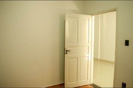 Quarto 2 de apartamento para alugar com 2 quartos, 57m² em Setor Oeste, Goiânia
