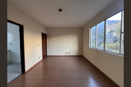 Sala de apartamento para alugar com 3 quartos, 80m² em Alípio de Melo, Belo Horizonte