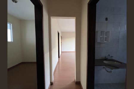 Corredor de apartamento para alugar com 3 quartos, 80m² em Alípio de Melo, Belo Horizonte