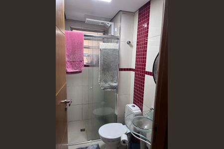 Banheiro de apartamento à venda com 1 quarto, 46m² em Campanário, Diadema