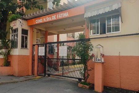 Fachada de apartamento para alugar com 2 quartos, 45m² em Tomás Coelho, Rio de Janeiro