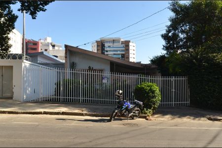 Fachada de casa para alugar com 5 quartos, 318m² em Serra, Belo Horizonte