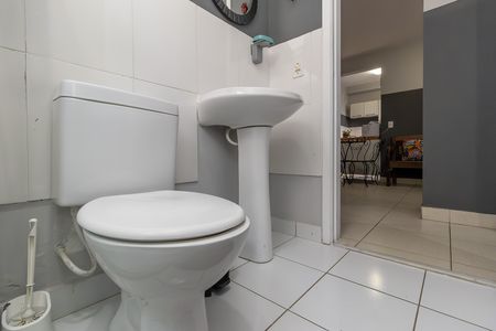 Banheiro de apartamento para alugar com 2 quartos, 65m² em Venda Nova, Belo Horizonte
