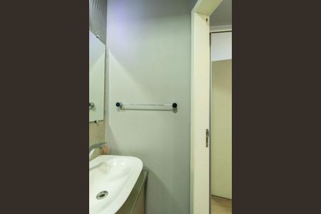 Apartamento à venda com 125m², 3 quartos e 2 vagas Apartamento à venda com 125m², 3 quartos e 2 vagasBanheiro da Suite 2