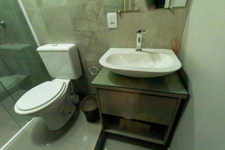 Apartamento à venda com 125m², 3 quartos e 2 vagas Apartamento à venda com 125m², 3 quartos e 2 vagasBanheiro da Suite 2