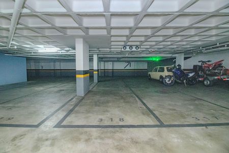 Garagem de kitnet/studio para alugar com 1 quarto, 36m² em São João, Porto Alegre