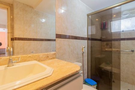 Banheiro de apartamento à venda com 3 quartos, 71m² em Cnb 5, Brasília