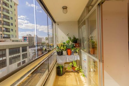 Apartamento à venda com 71m², 3 quartos e 1 vaga Apartamento à venda com 71m², 3 quartos e 1 vagaSacada