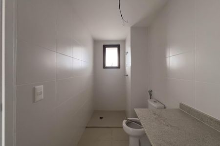 Apartamento à venda com 280m², 4 quartos e 3 vagas Apartamento à venda com 280m², 4 quartos e 3 vagasBanheiro do quarto 2