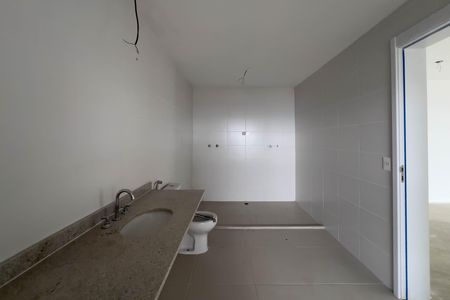 Apartamento à venda com 280m², 4 quartos e 3 vagas Apartamento à venda com 280m², 4 quartos e 3 vagasBanheiro do quarto 1